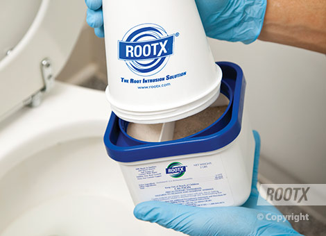 Step 2: Attach the funnel

Unscrew round lid from top of container. Attach the mixing funnel/application by threading onto opening where the lid was in the square container.
